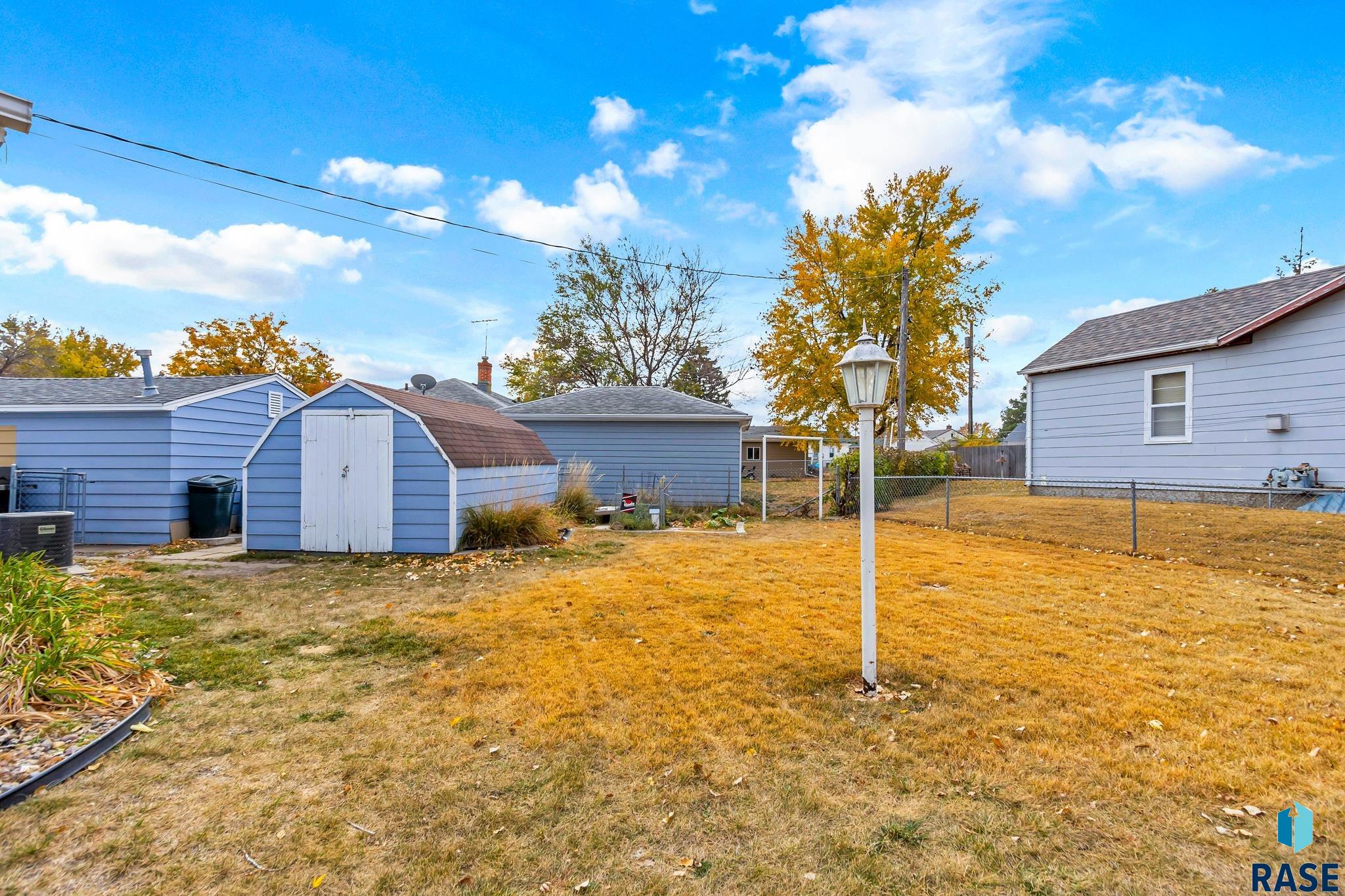 2115 E Austin St