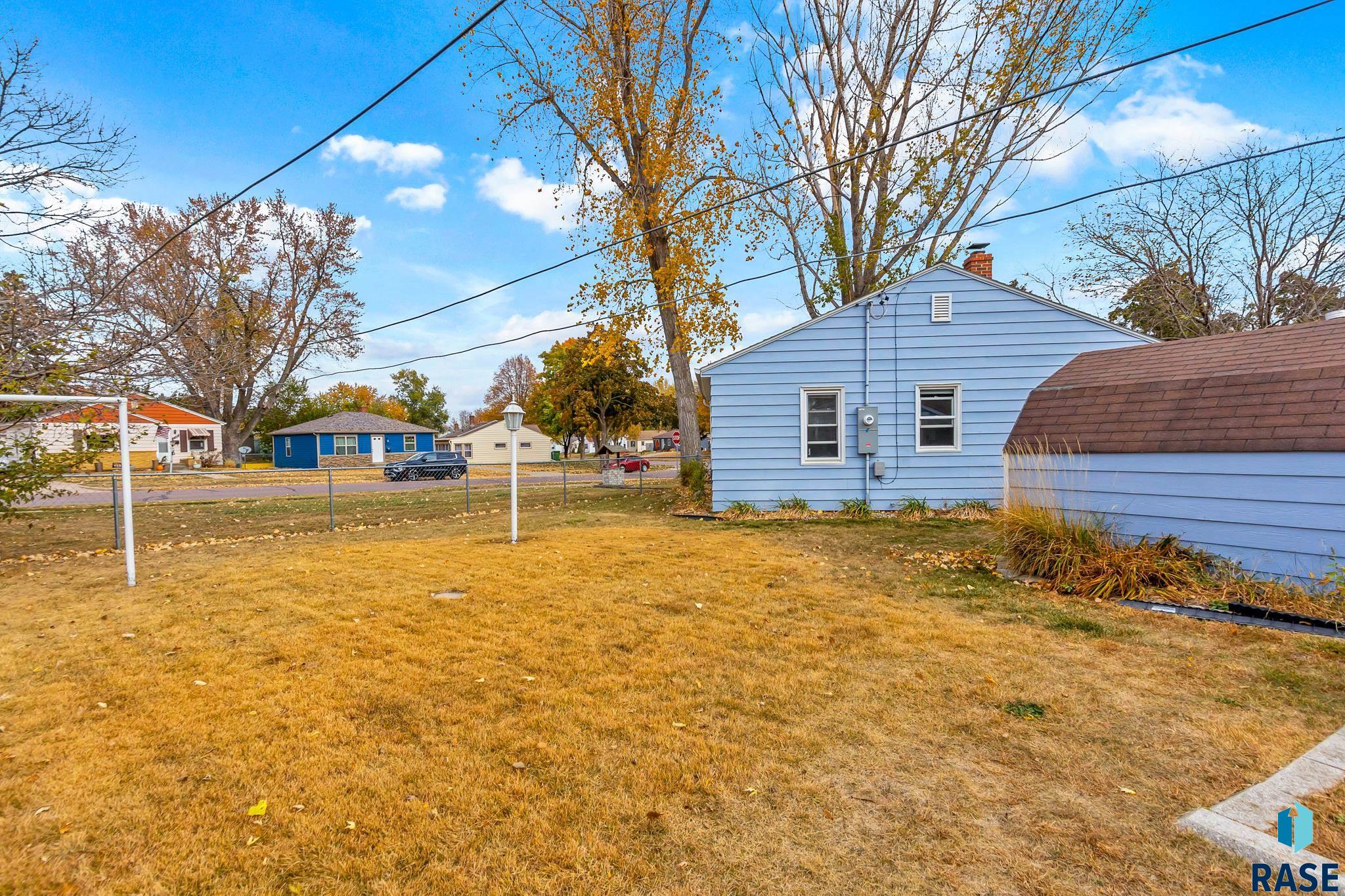 2115 E Austin St
