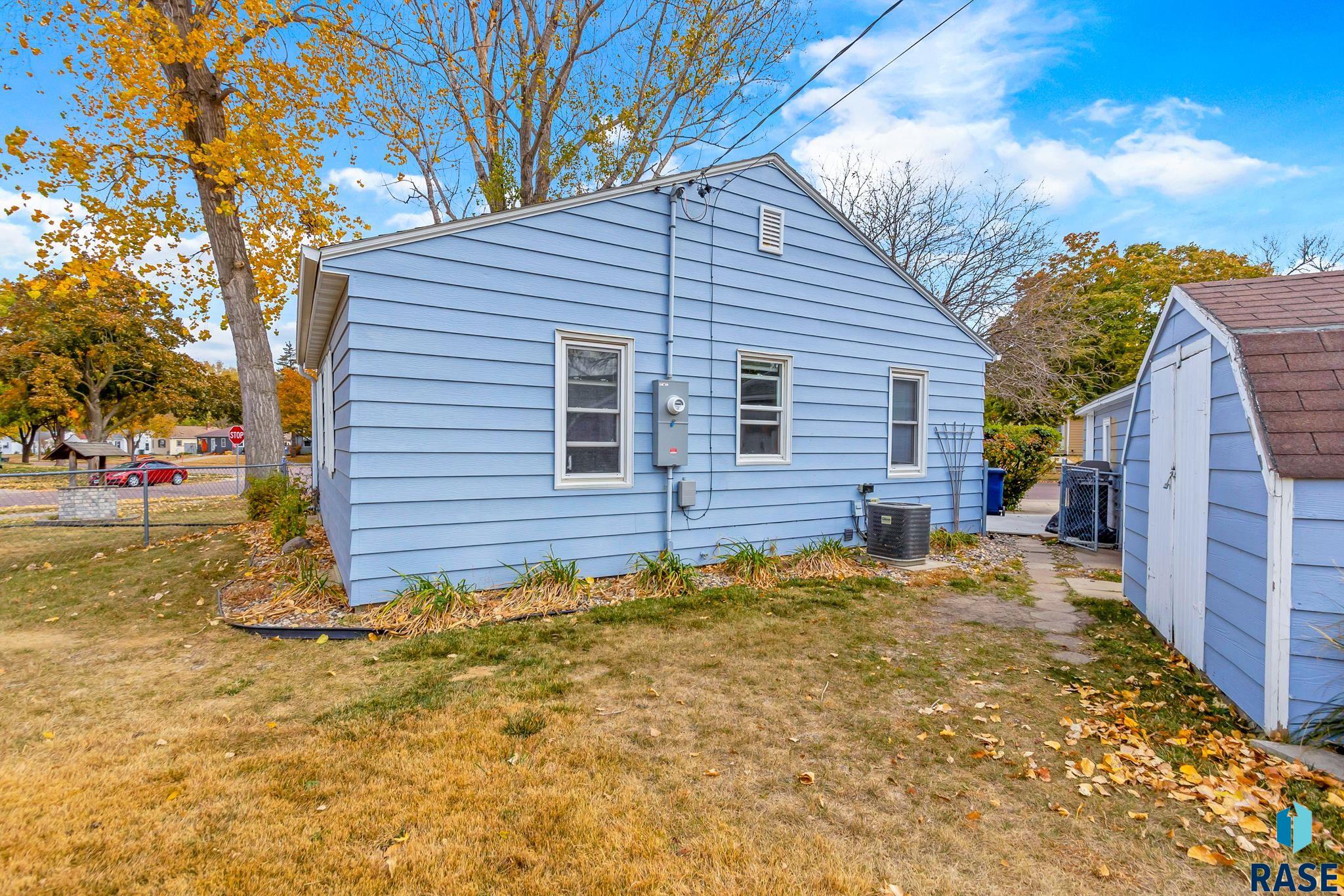 2115 E Austin St