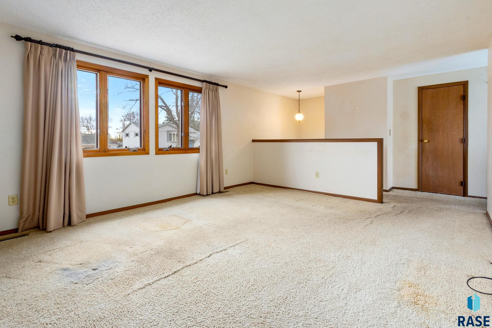 4016 E Claudette Dr