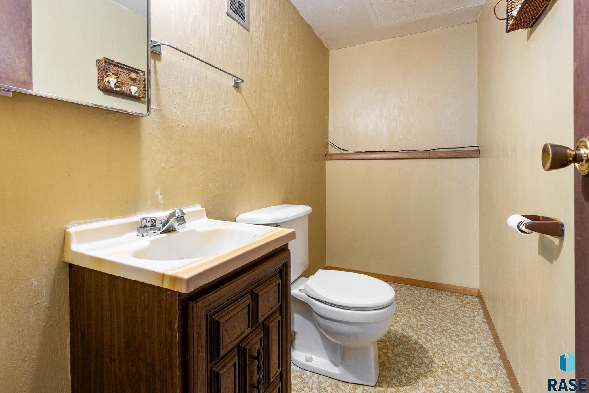 4016 E Claudette Dr