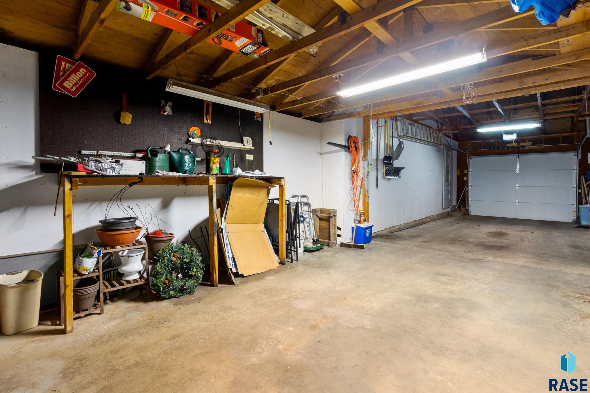 4016 E Claudette Dr