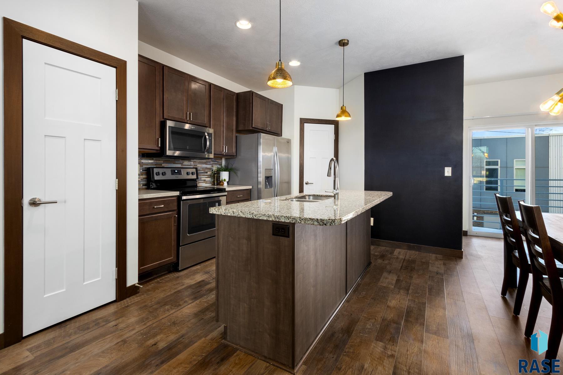 517 S 2nd Ave