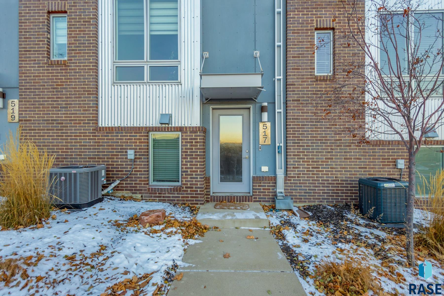 517 S 2nd Ave