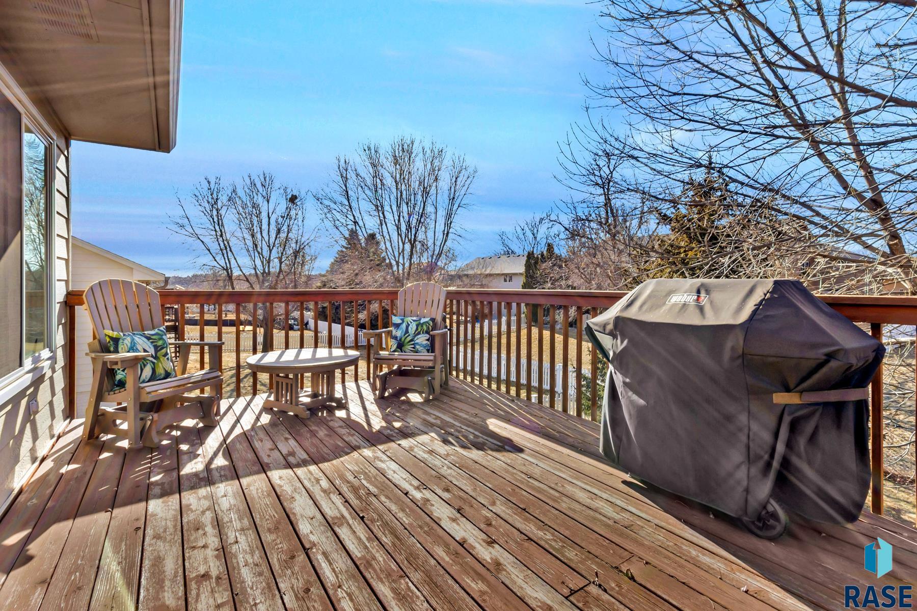 209 N Dewberry Ave