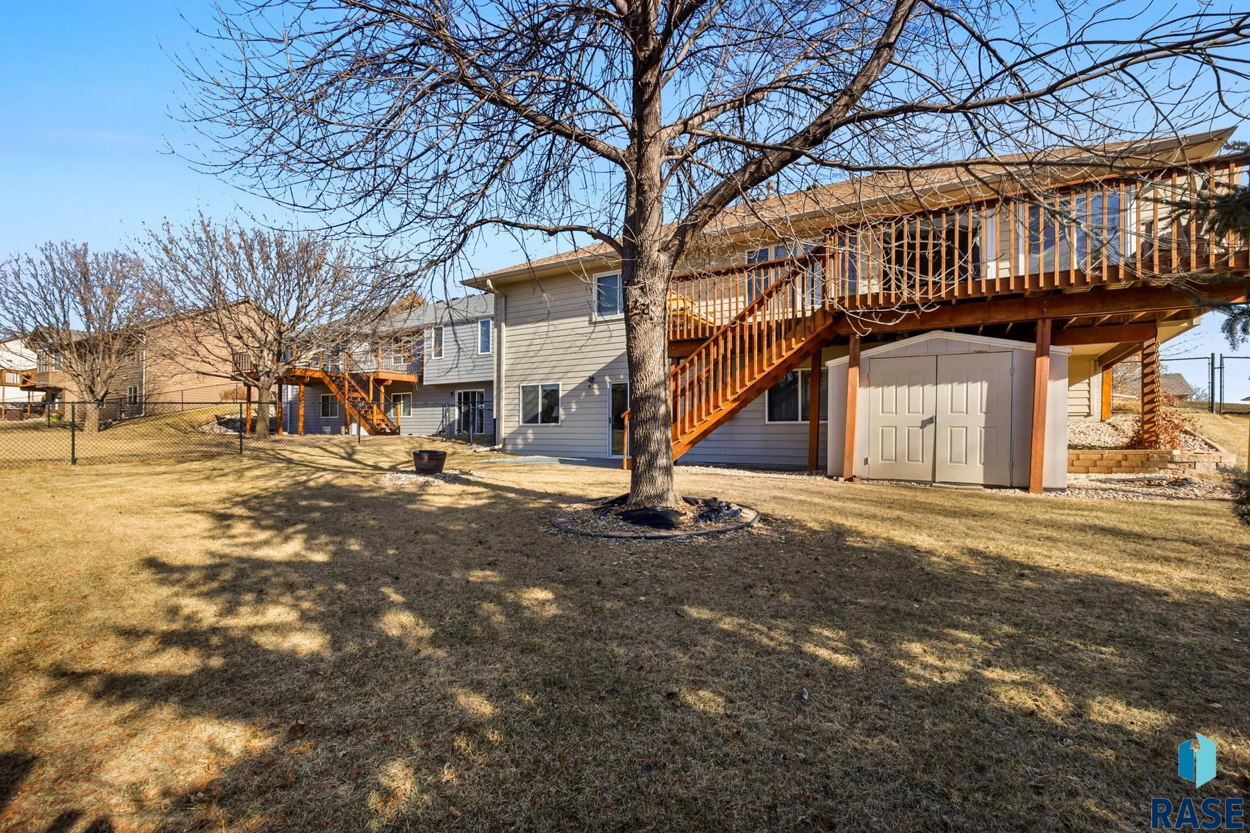 209 N Dewberry Ave