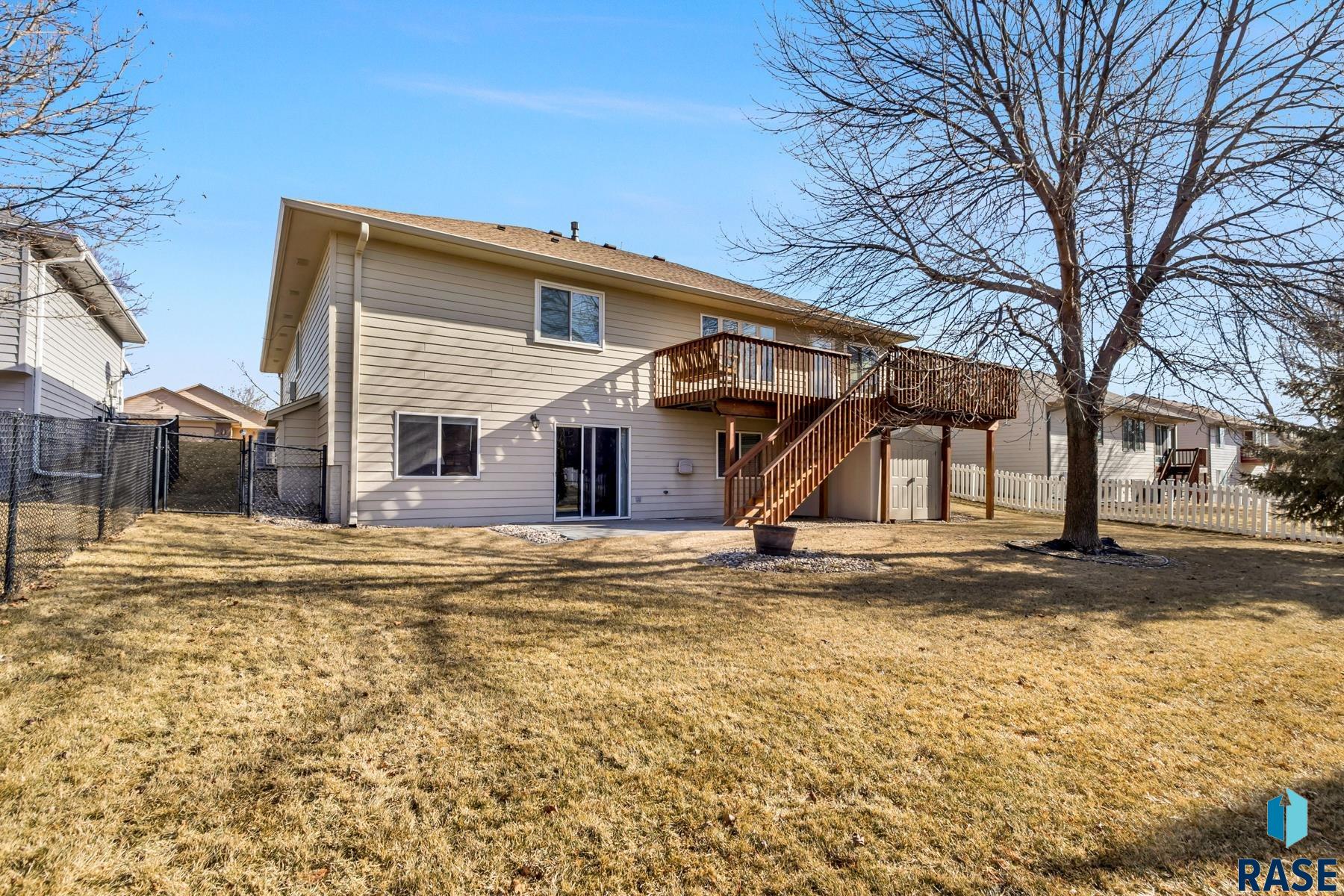 209 N Dewberry Ave