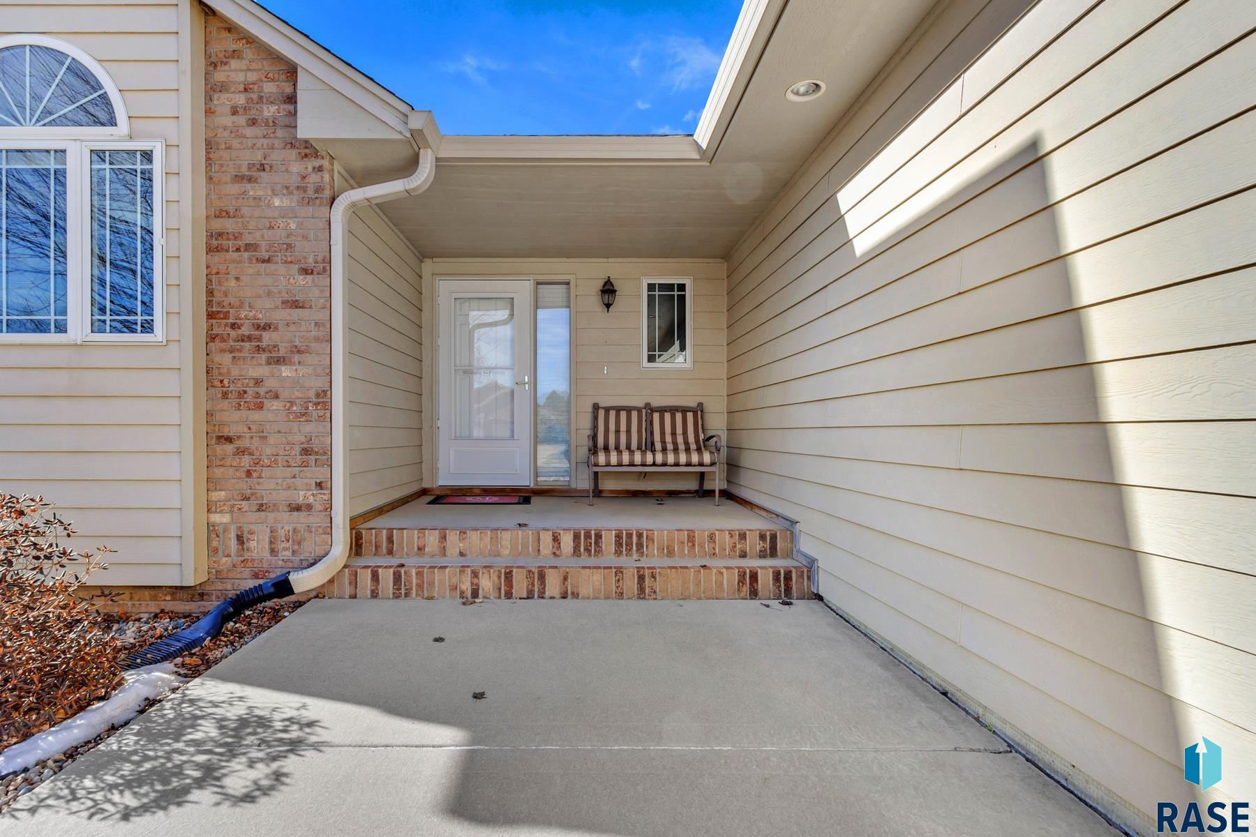 209 N Dewberry Ave