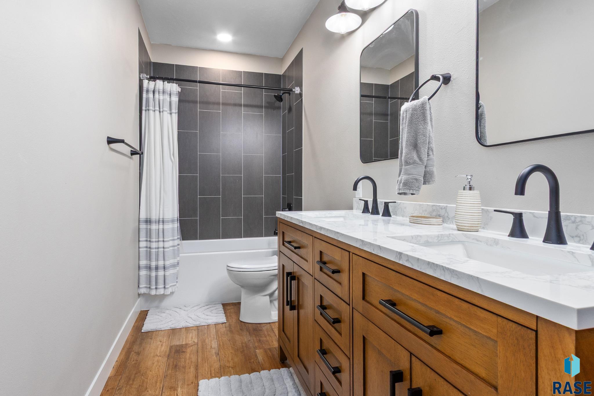 4100 N Interlachen Trl