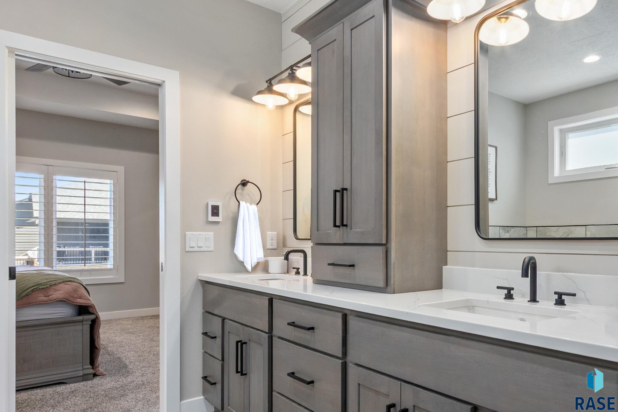 4100 N Interlachen Trl