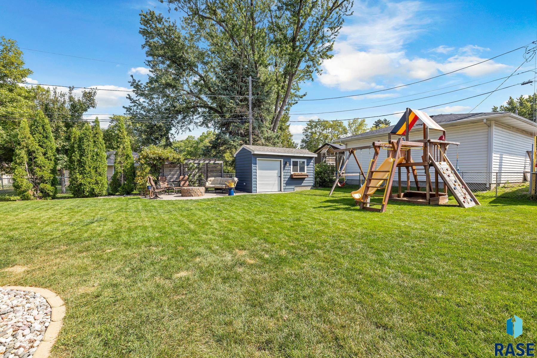 2412 S 5th Ave