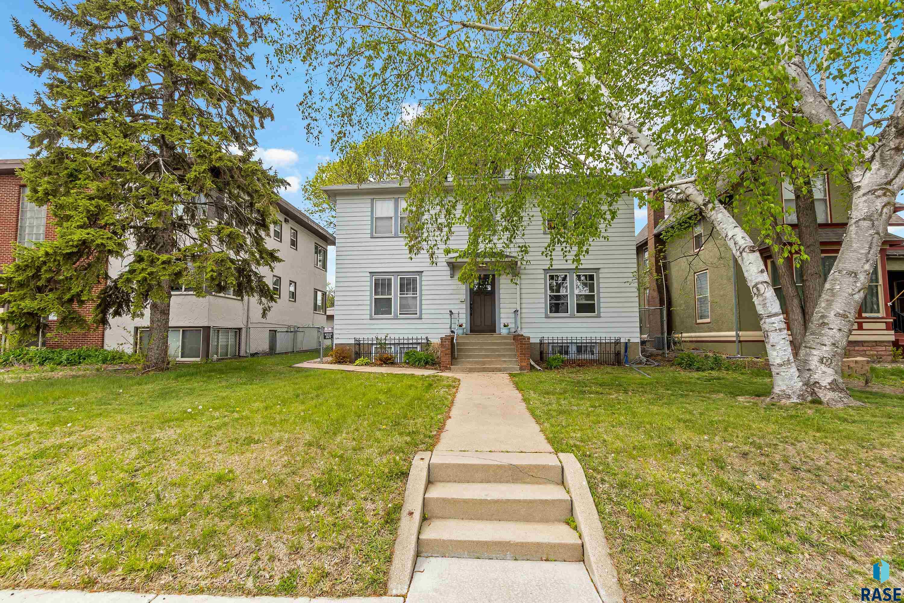 213 S Spring Ave