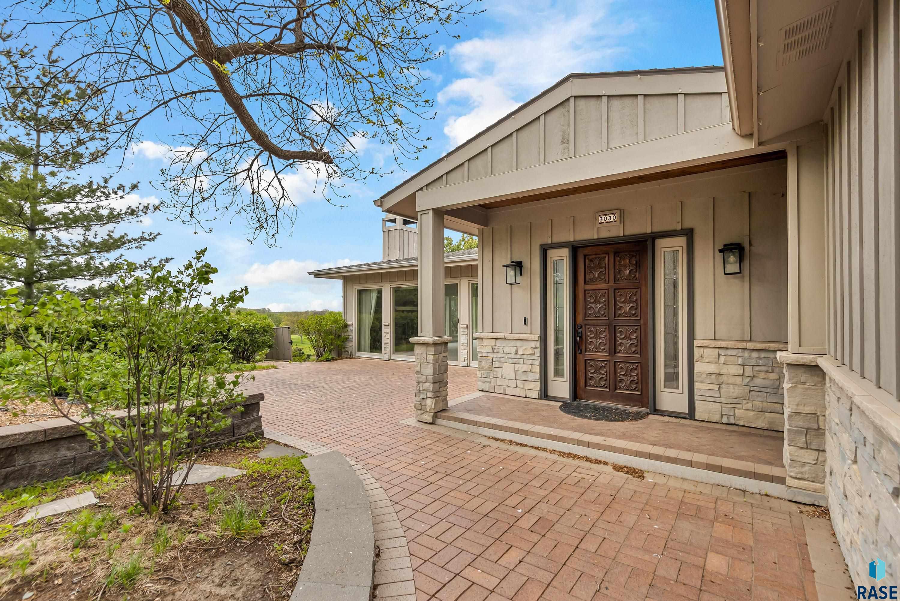 3030 W Donahue Dr