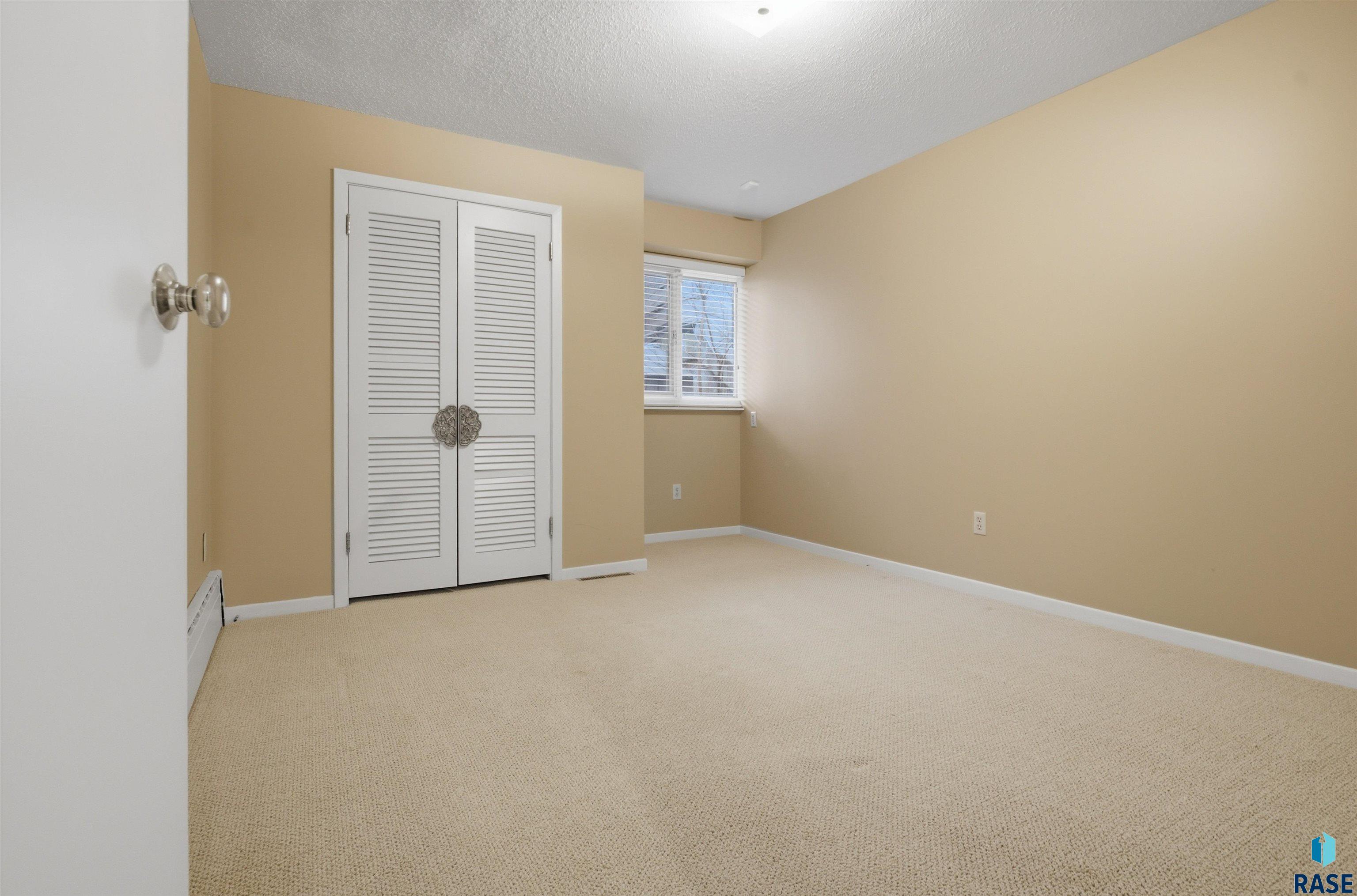 3030 W Donahue Dr