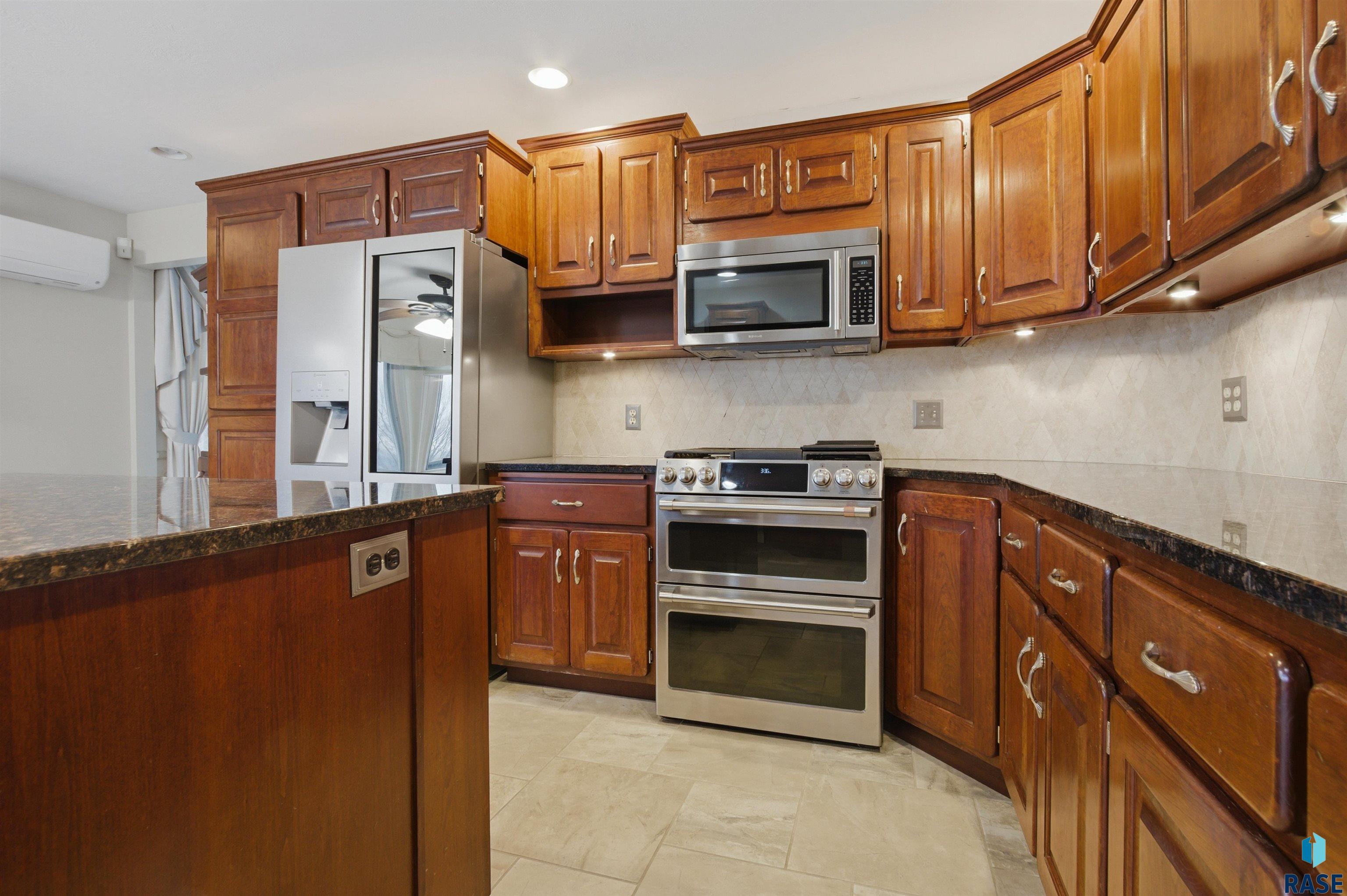 3030 W Donahue Dr