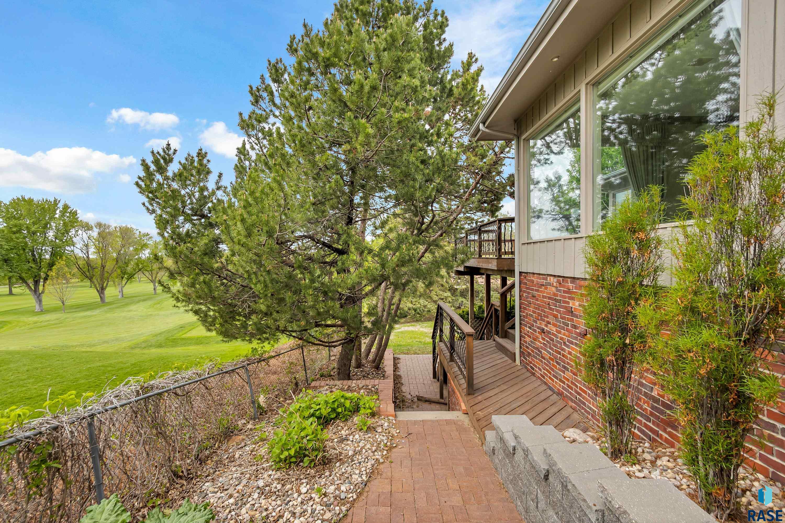 3030 W Donahue Dr