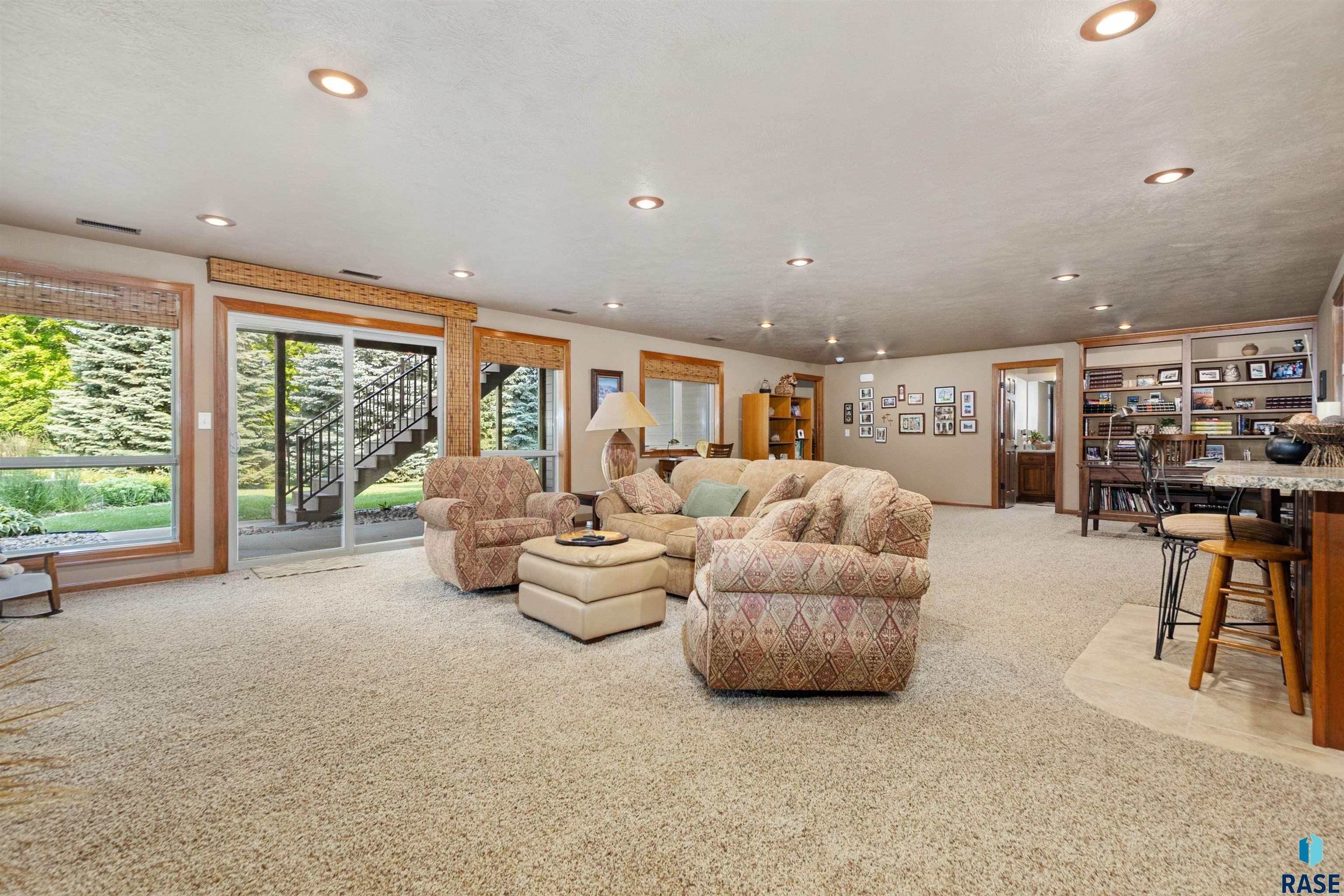 5611 Shadow Wood Pl