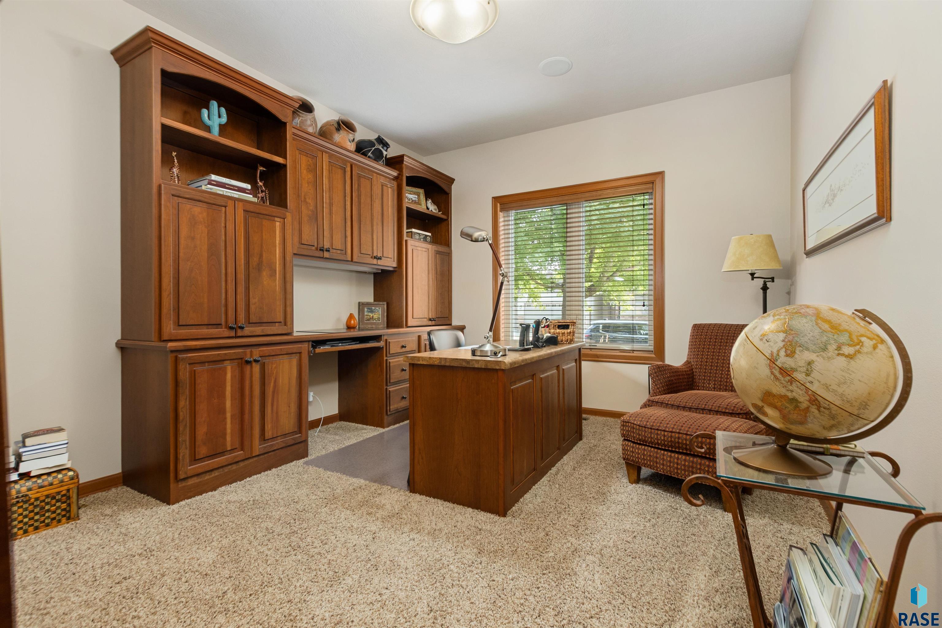 5611 Shadow Wood Pl