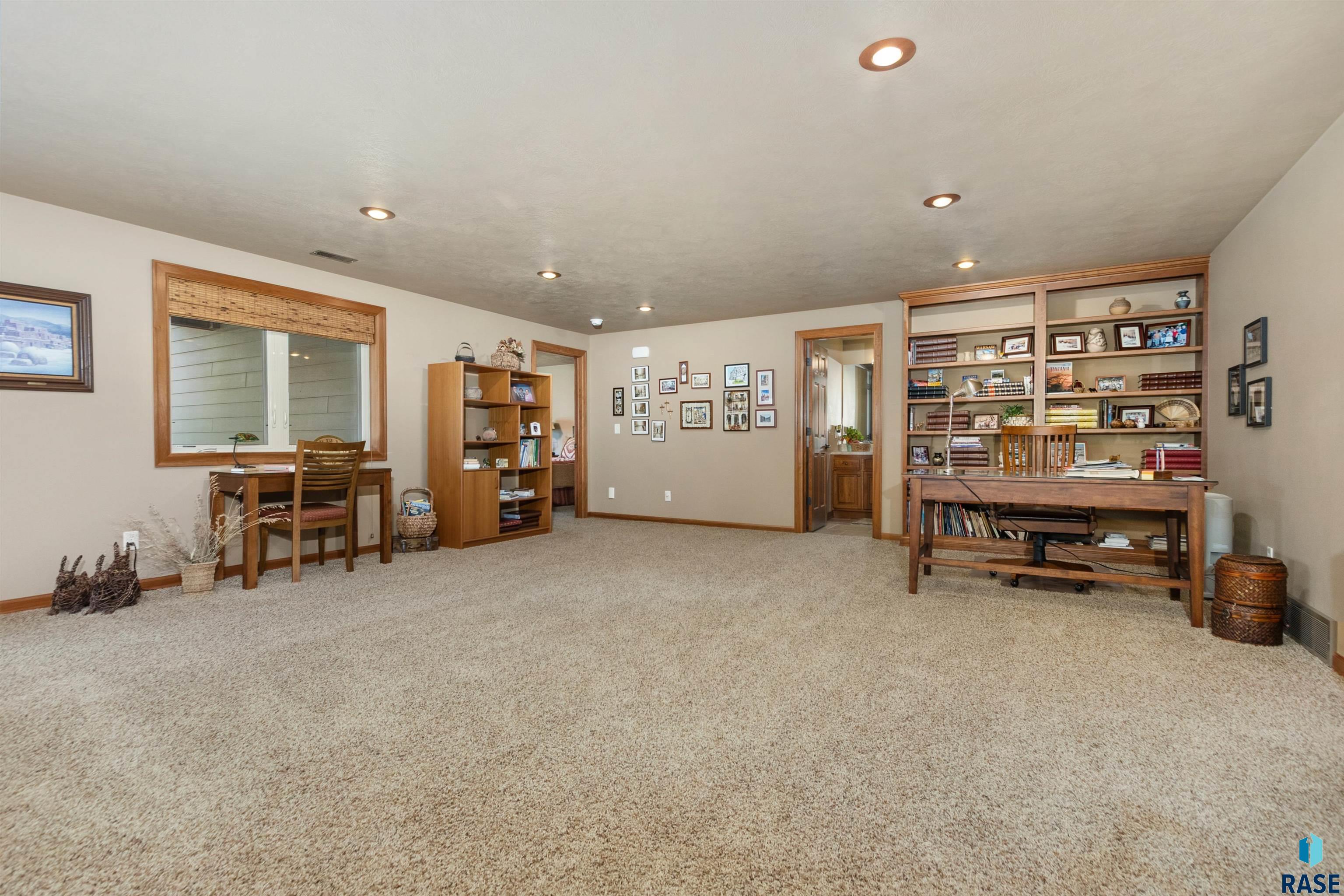 5611 Shadow Wood Pl