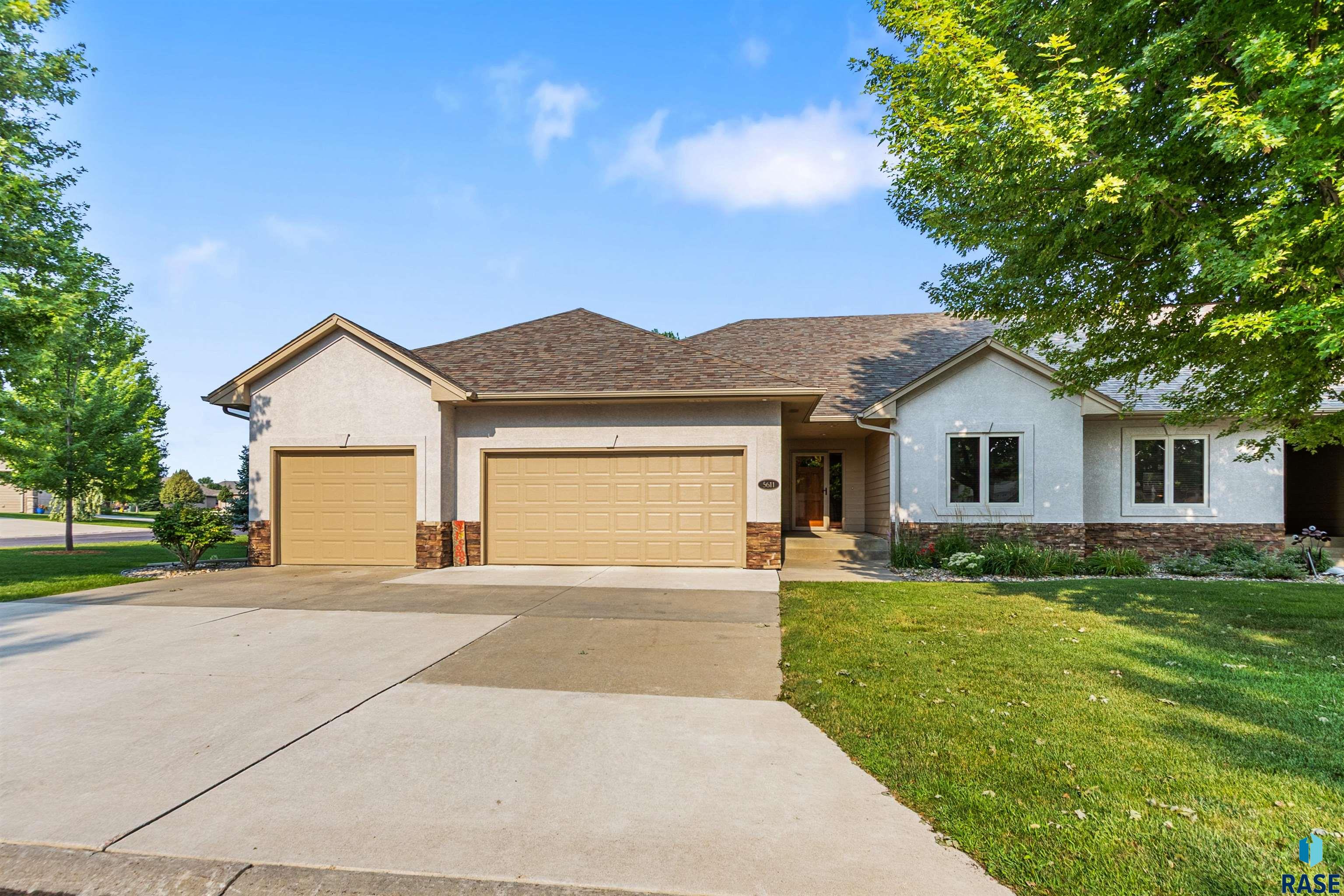 5611 Shadow Wood Pl