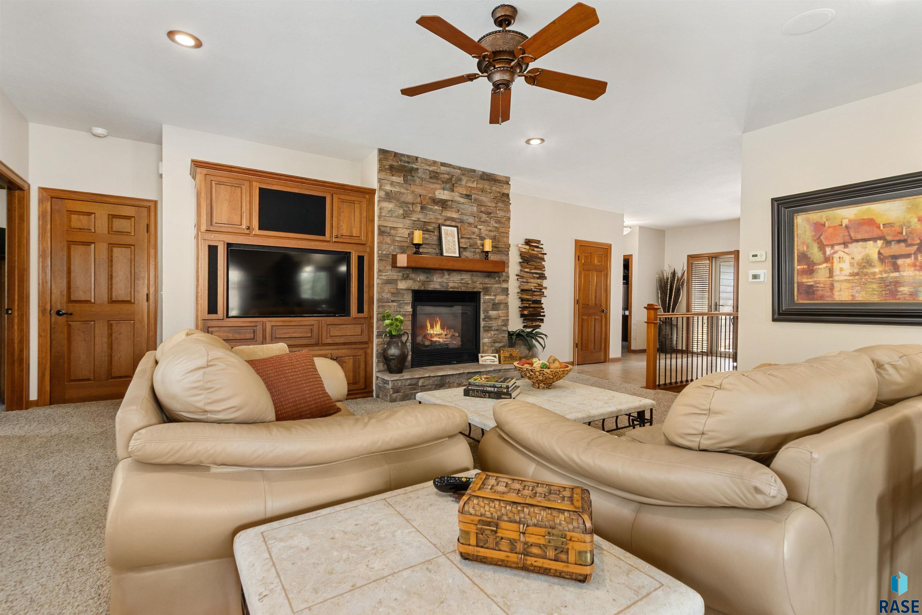 5611 Shadow Wood Pl