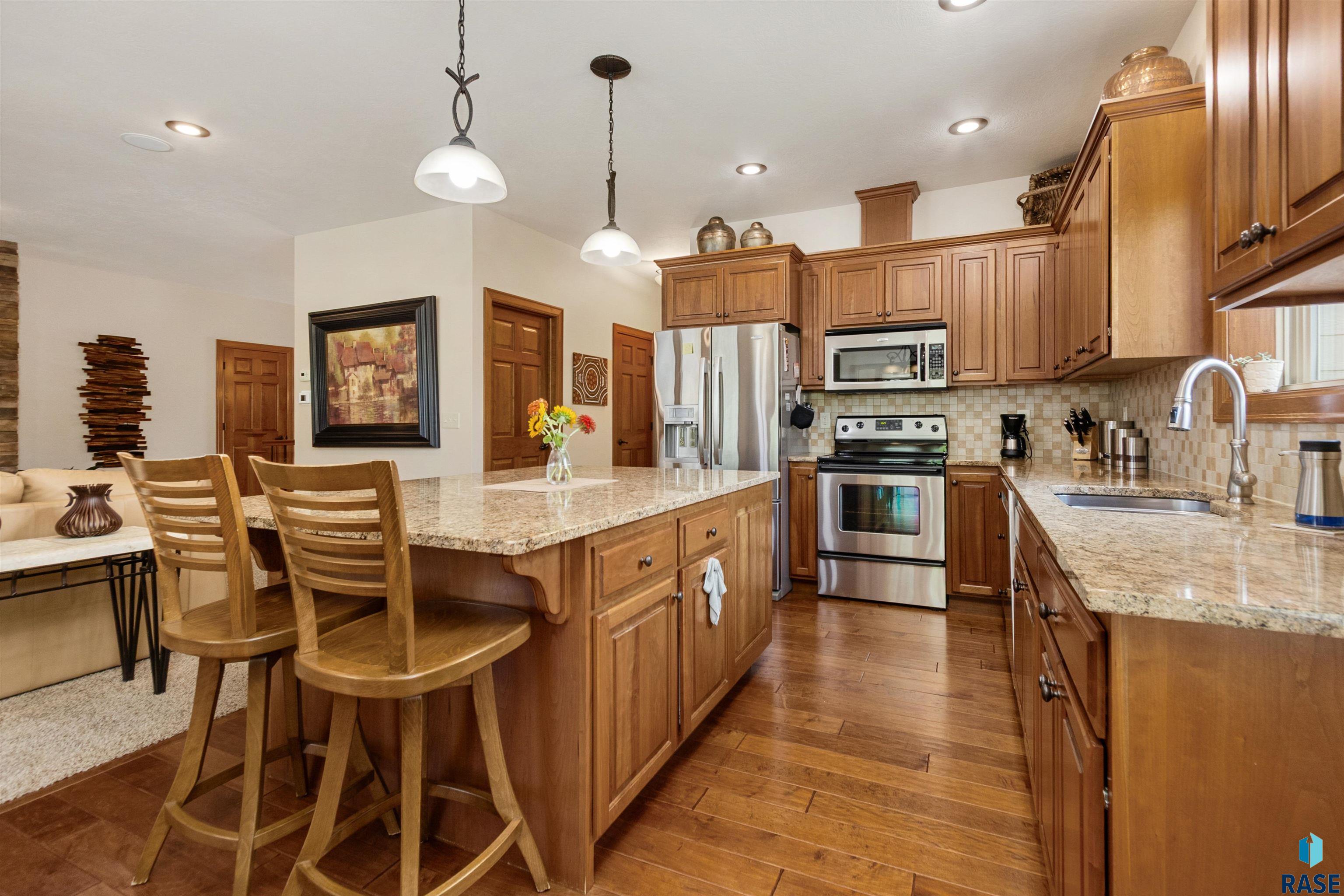 5611 Shadow Wood Pl