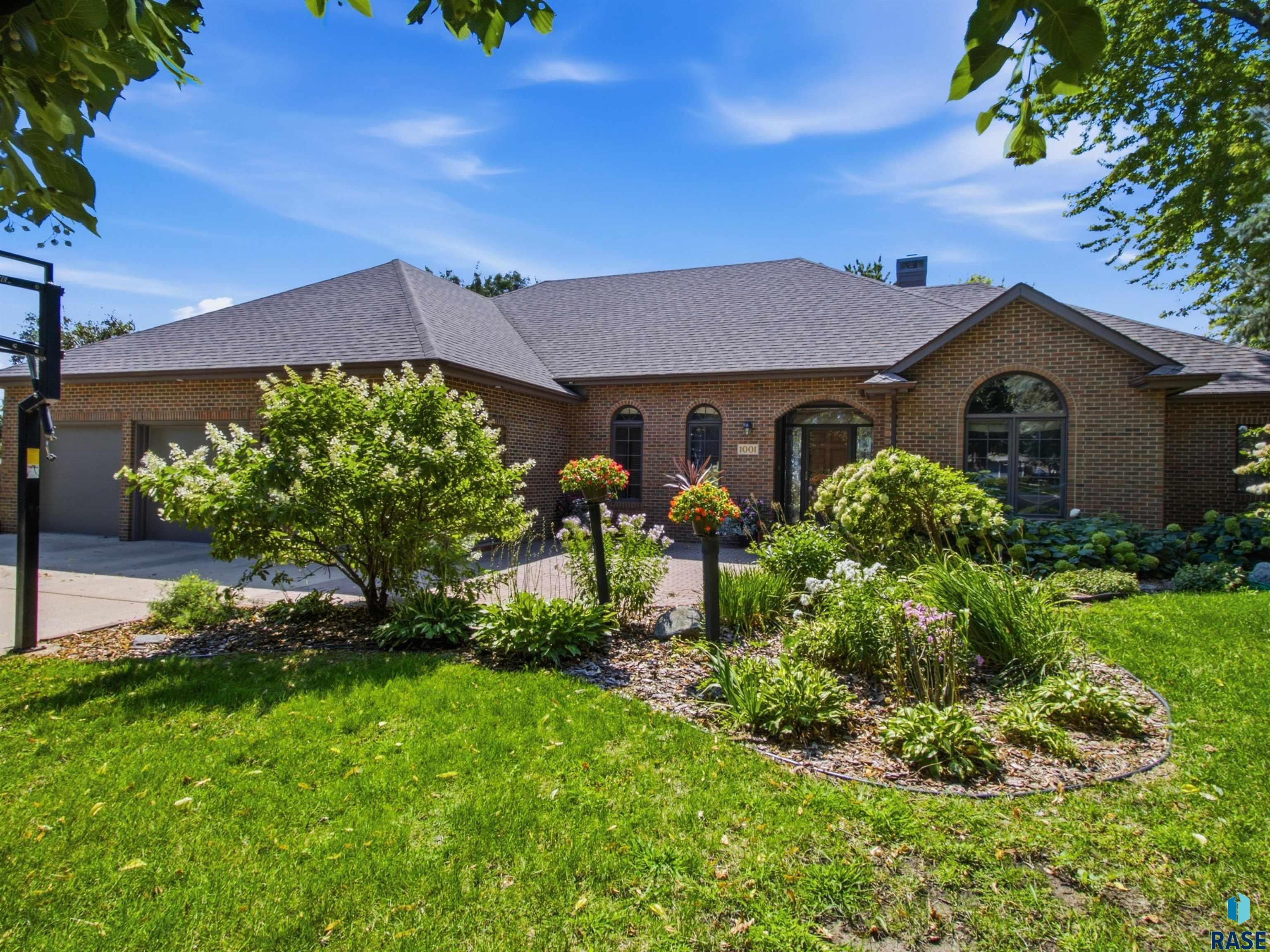 1001 E Ridge Rd