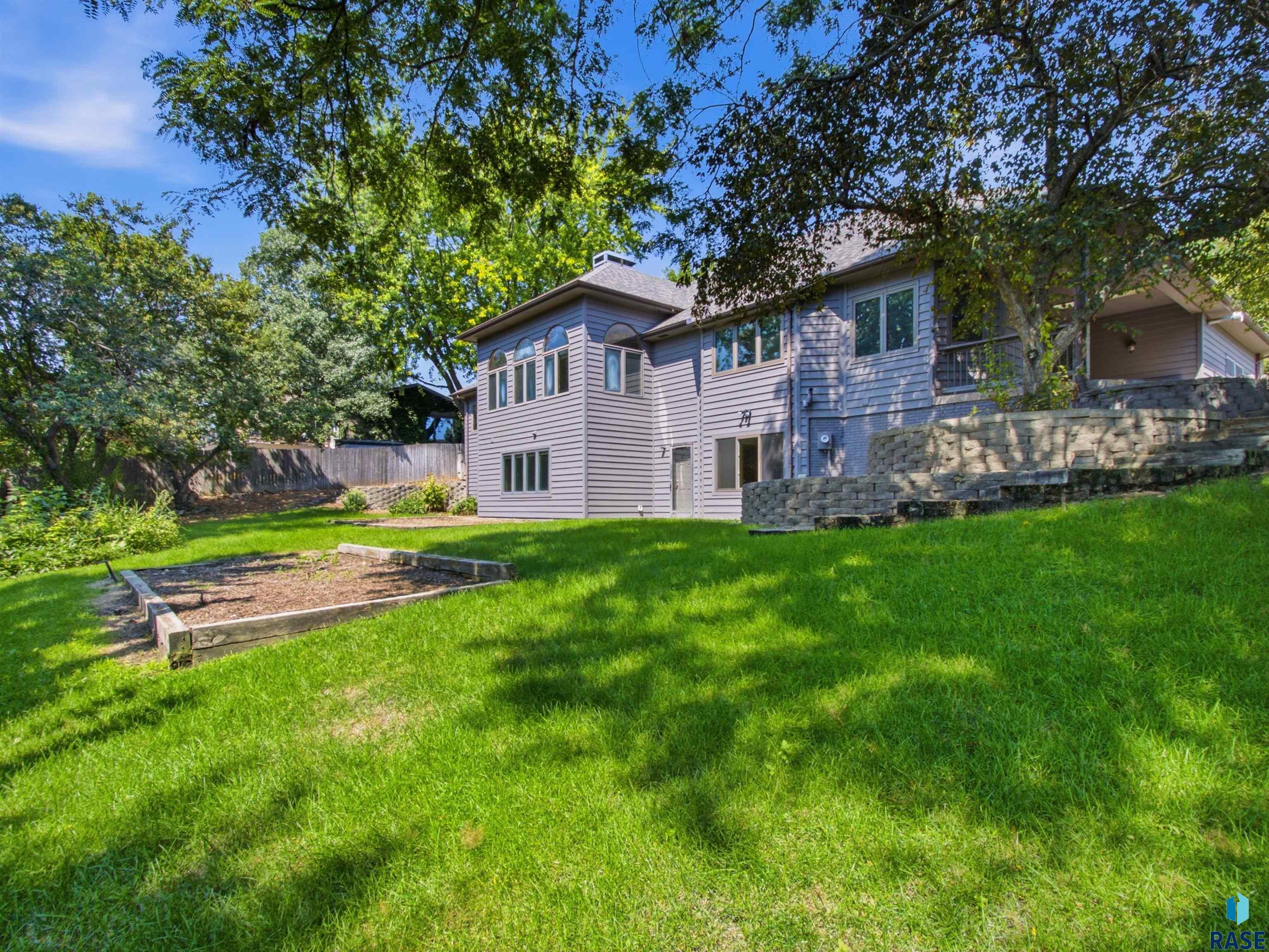 1001 E Ridge Rd