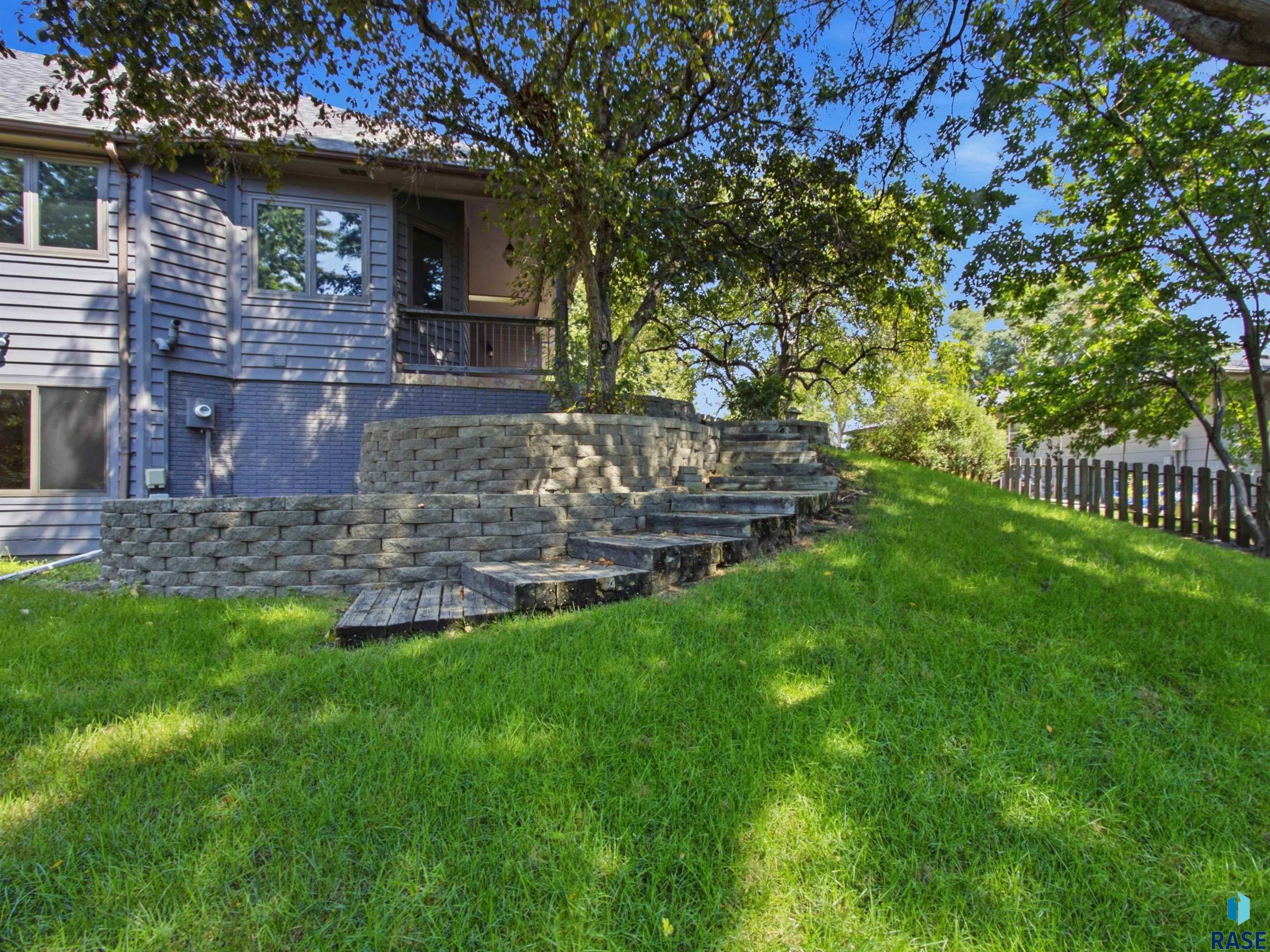 1001 E Ridge Rd