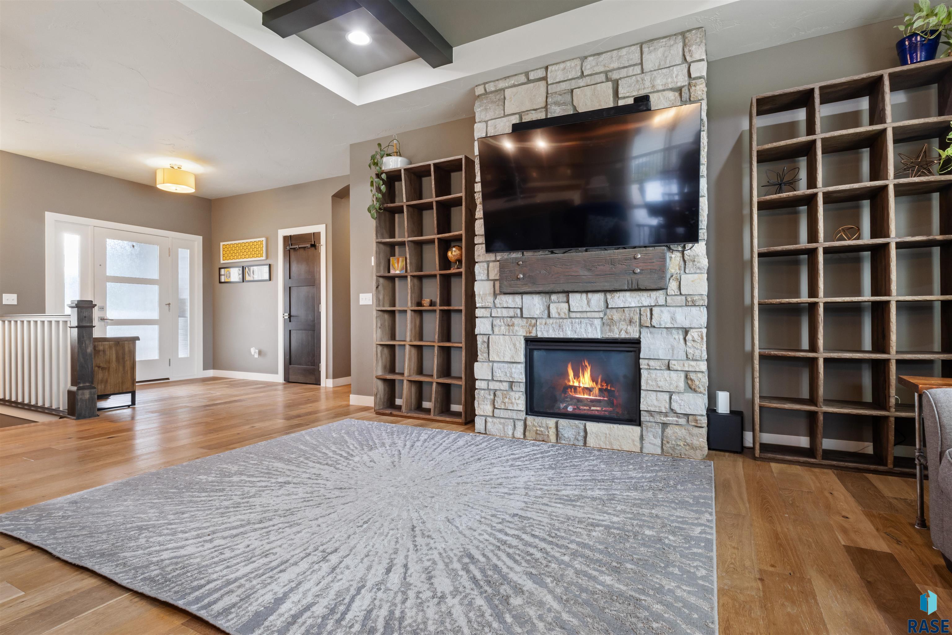 8900 E Basswood Ln