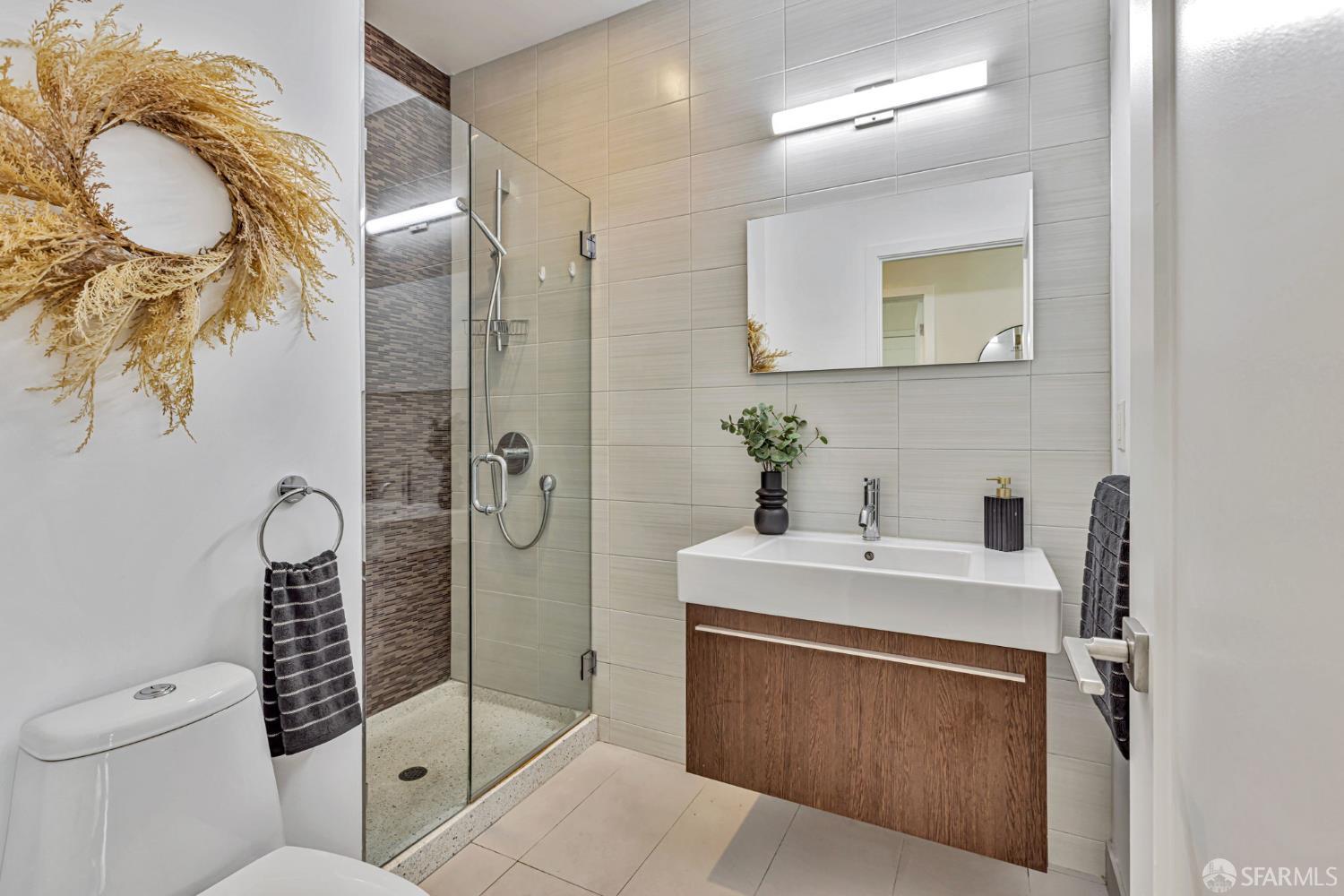 413 Valencia Street # 303
