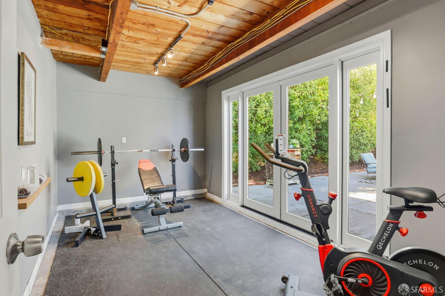 656 Pebble Drive, El Sobrante