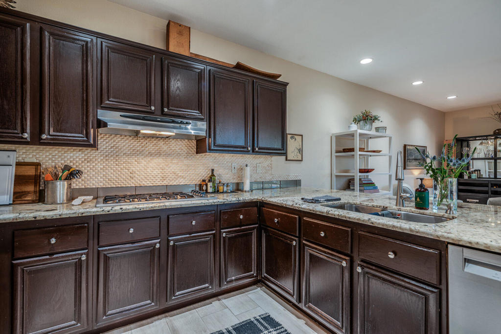 47875 Rosemary Street