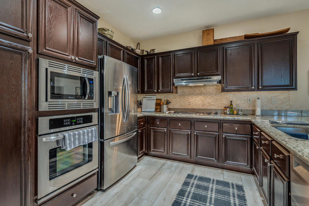 47875 Rosemary Street