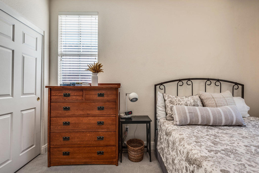 47875 Rosemary Street