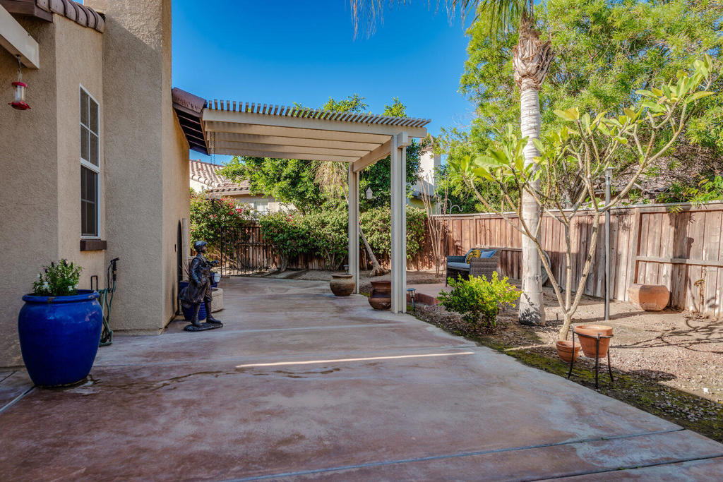 47875 Rosemary Street