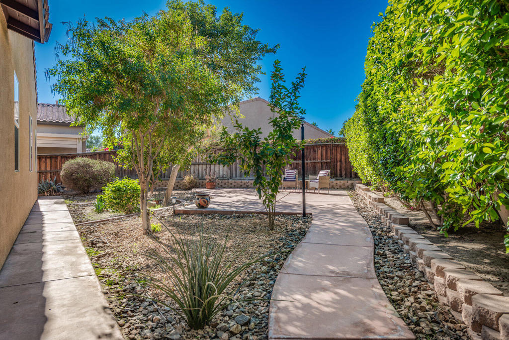 47875 Rosemary Street