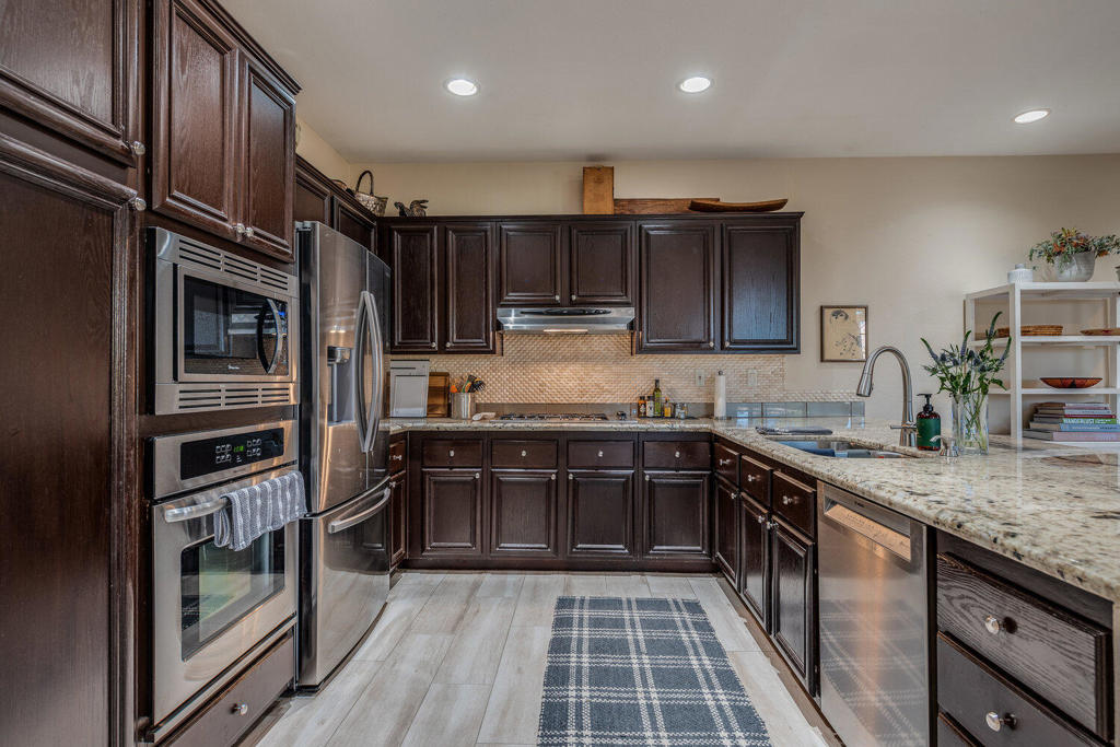 47875 Rosemary Street