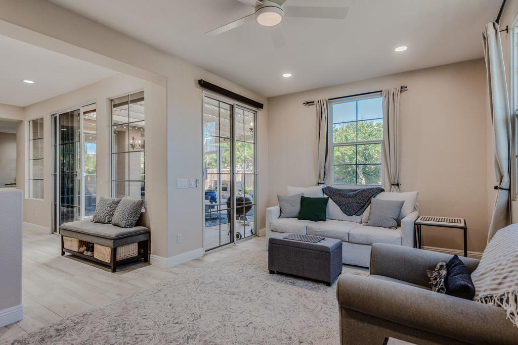 47875 Rosemary Street