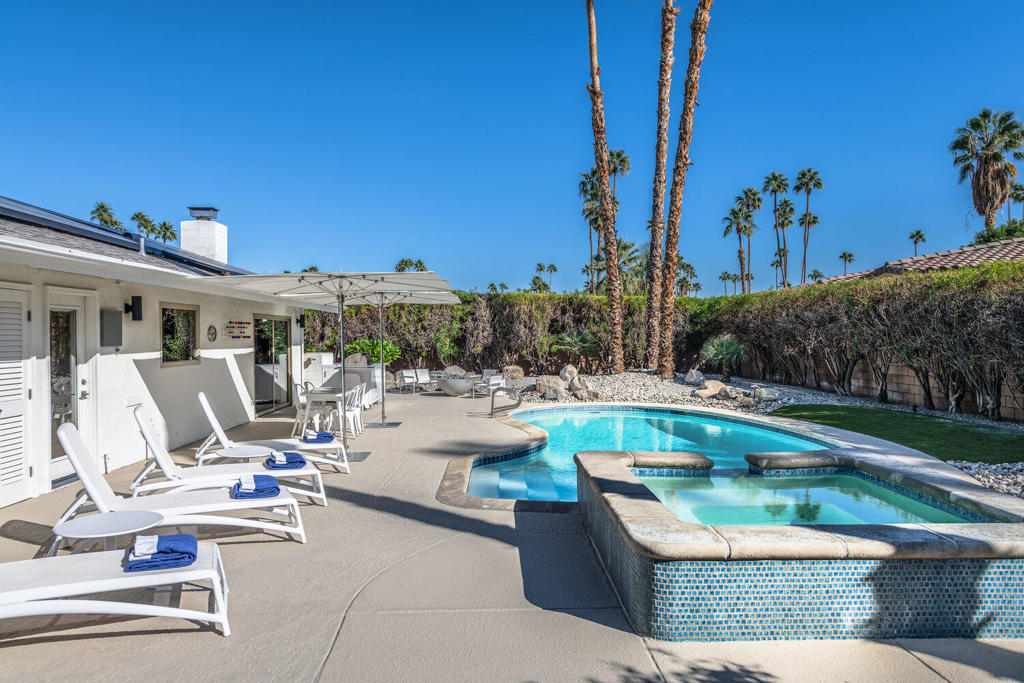 2517 E Mesquite Avenue