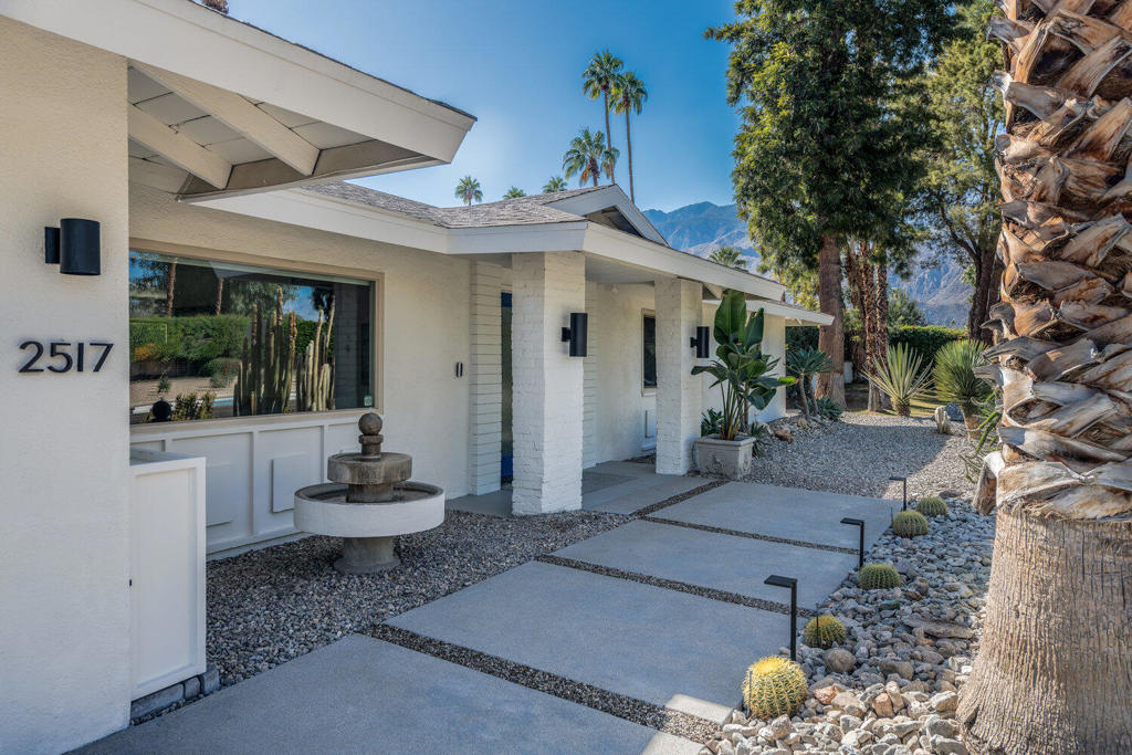 2517 E Mesquite Avenue