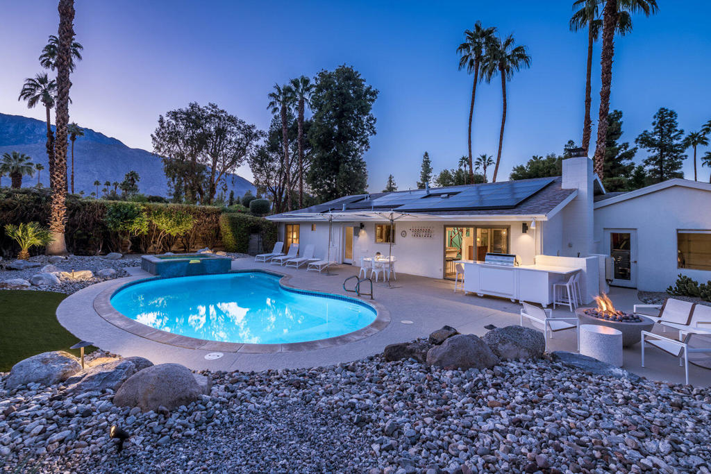 2517 E Mesquite Avenue