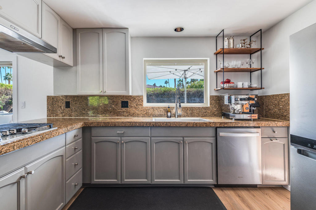 2517 E Mesquite Avenue