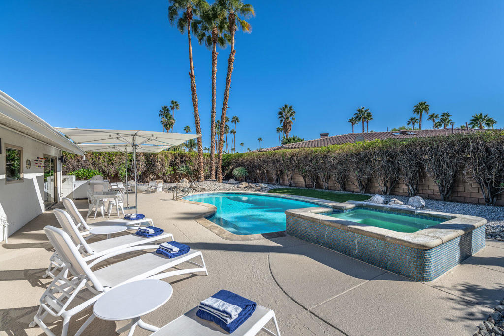 2517 E Mesquite Avenue