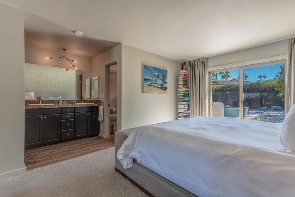 2517 E Mesquite Avenue