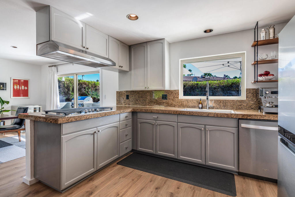 2517 E Mesquite Avenue