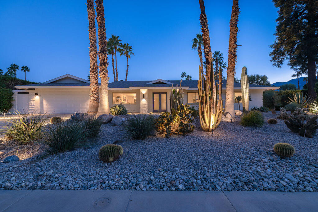2517 E Mesquite Avenue