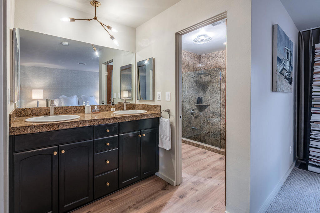 2517 E Mesquite Avenue