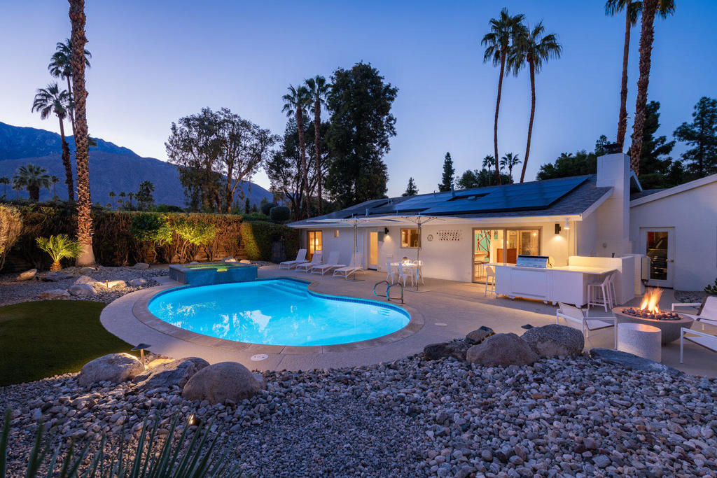 2517 E Mesquite Avenue