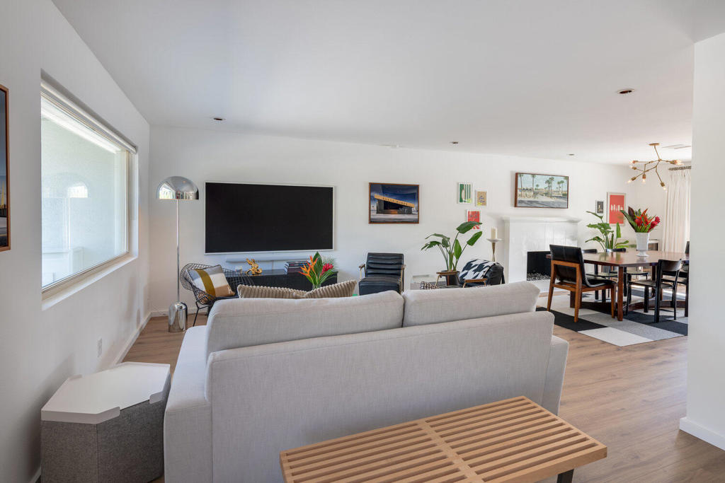 2517 E Mesquite Avenue